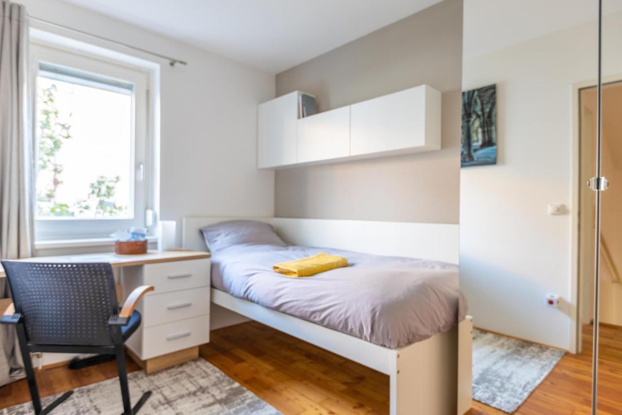 Town House Near Metro & Vienna City Center 外观 照片